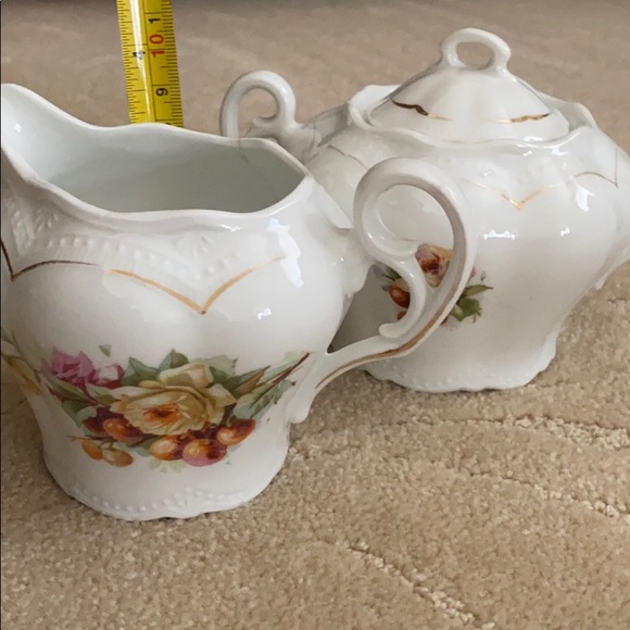 Sugar and Creamer set - Picture 5 of 7